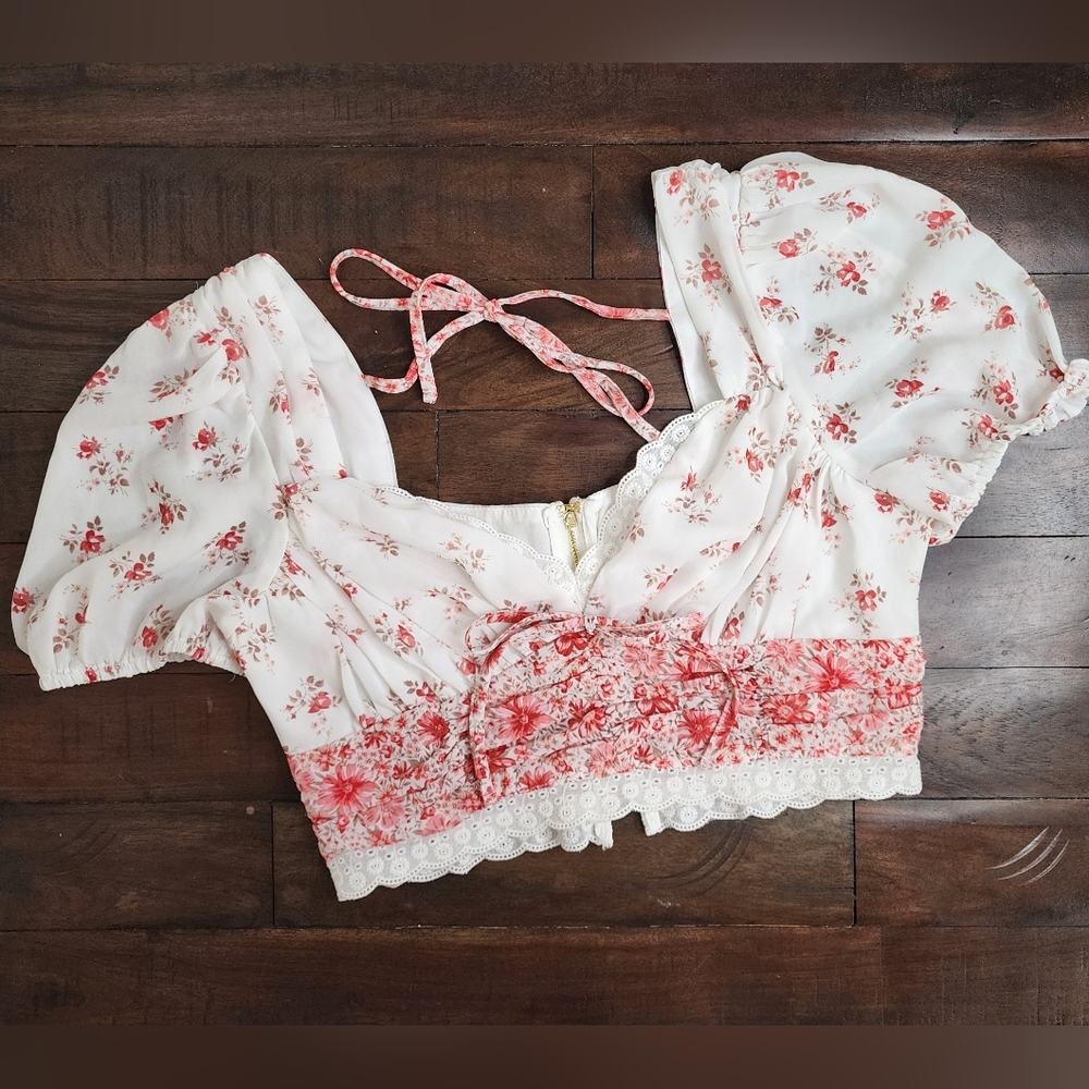 ALTAR'D STATE Floral Puff Sleeve Ruched Lace Sweetheart Crop Top Med Coquette